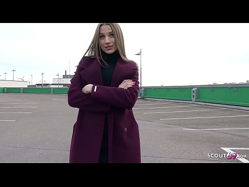 ❤️ 德国侦察员是一个梦想触摸斯蒂尔,停车场告诉和性感的钱 Russian porn