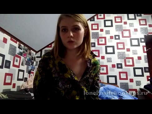 ❤️ 来自俄罗斯的年轻金发碧眼的学生喜欢更大的阴茎。 Russian porn